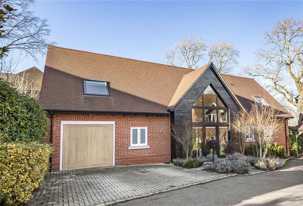 Property photo 1 of 20 1 Primrose Way