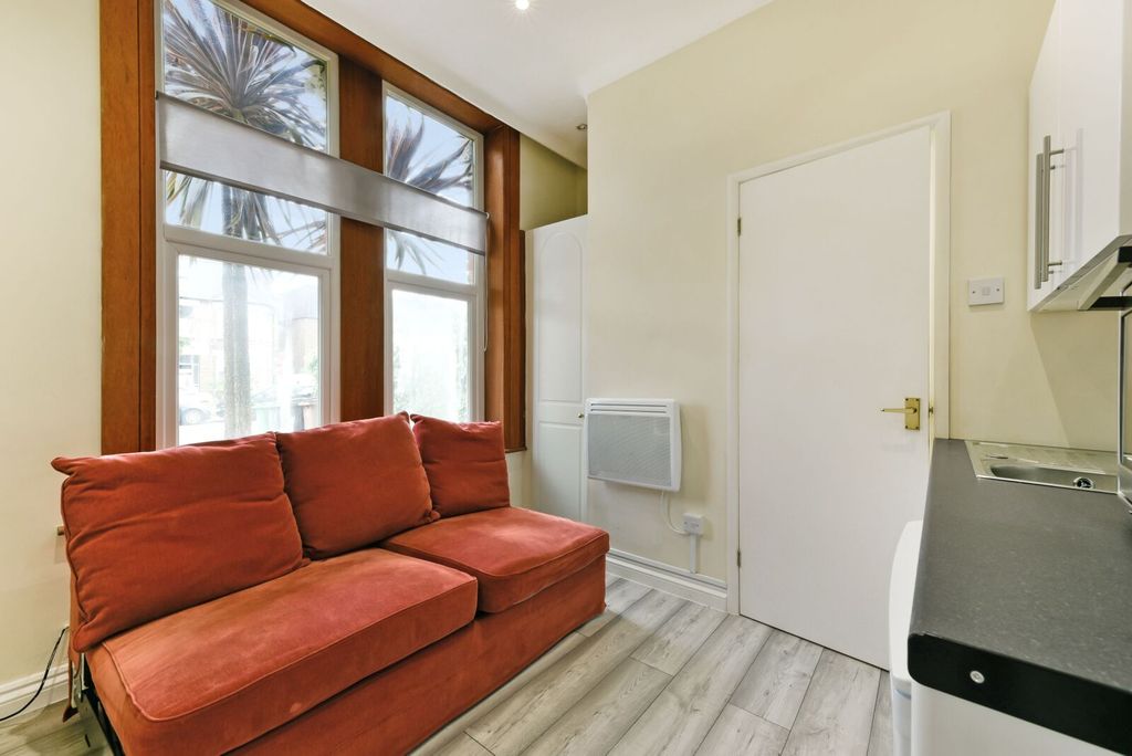 Property photo 3 of 5 Picture No. 05