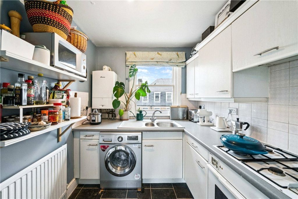 Property photo 3 of 11 Picture No. 12