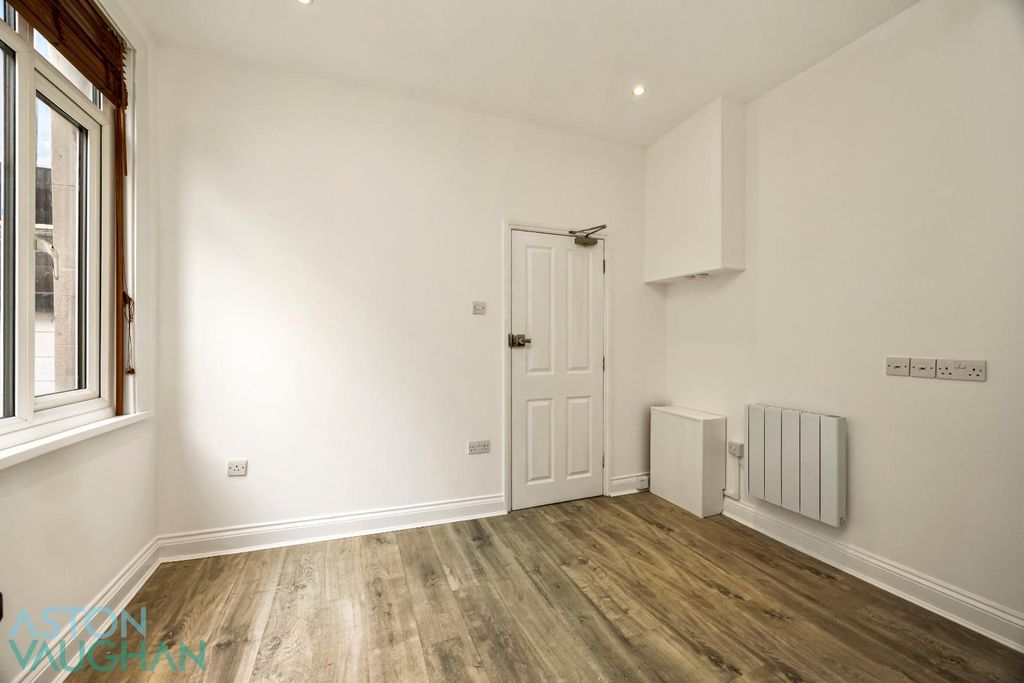 Property photo 3 of 9 Grafton Street, 2_003.Jpg