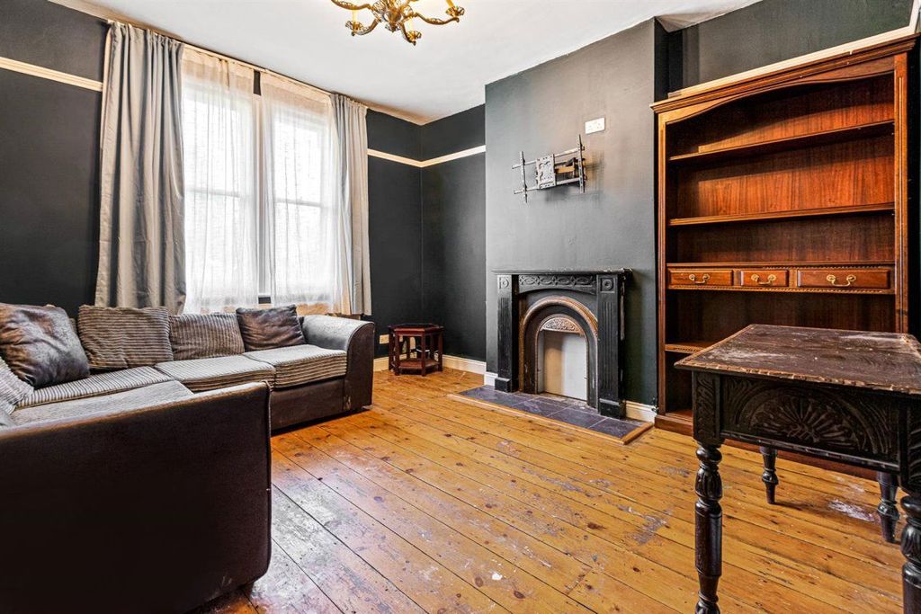 Property photo 2 of 13