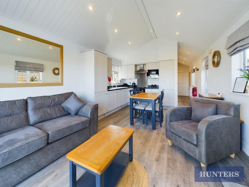 Property photo 3 of 13 Open Plan