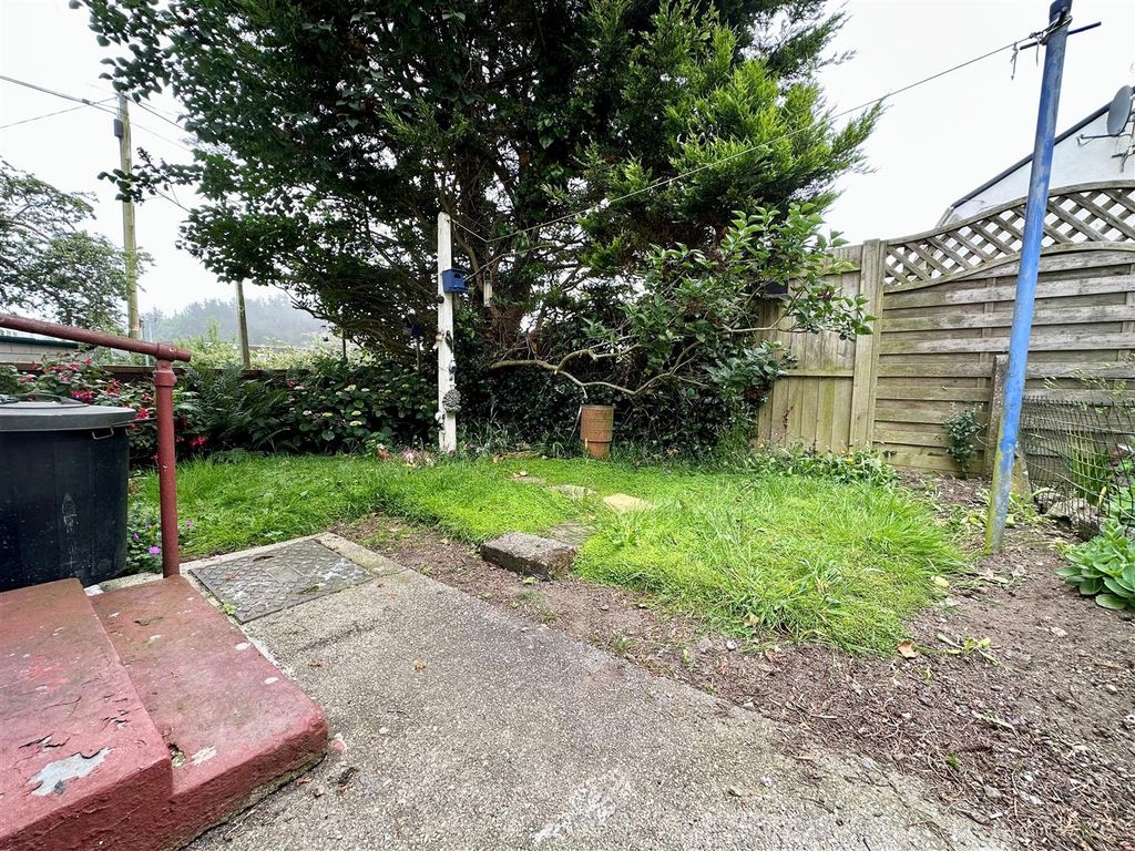 Property photo 3 of 6 Garden.Jpg