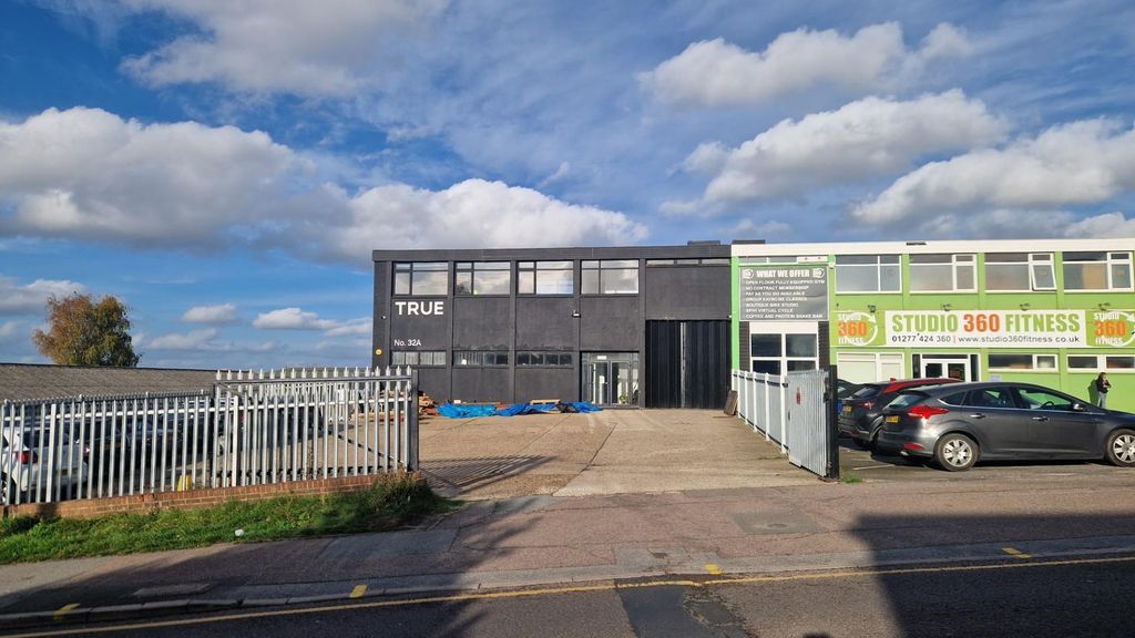 Property photo 3 of 23