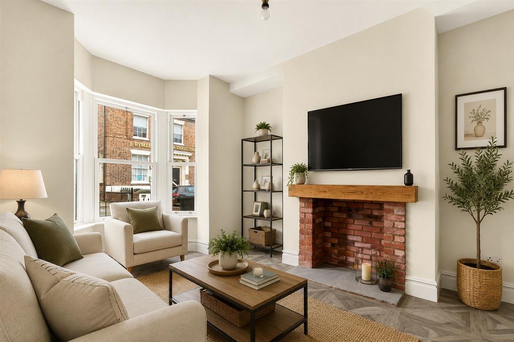 Property photo 2 of 30 30 Penleys - Lounge (002).Jpg