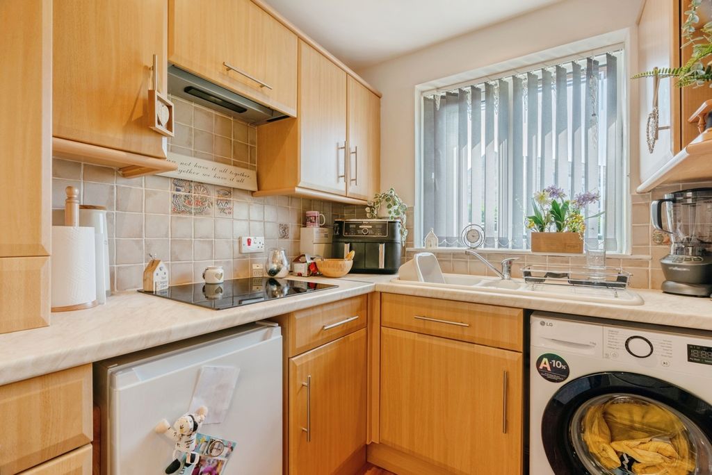 Property photo 3 of 16 Pbox-Img.Jpg