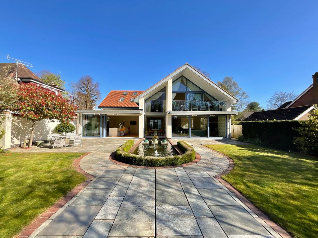 Property photo 1 of 18