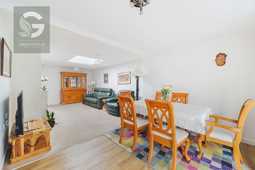 Property photo 2 of 12 Nursery Close, Ewell Village, Epsom, Surrey, Kt17 1Nh