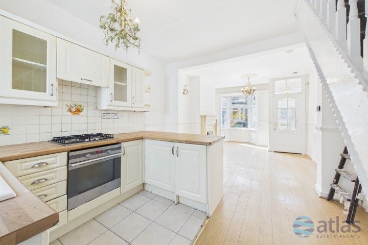 Property photo 3 of 13 Kitchen