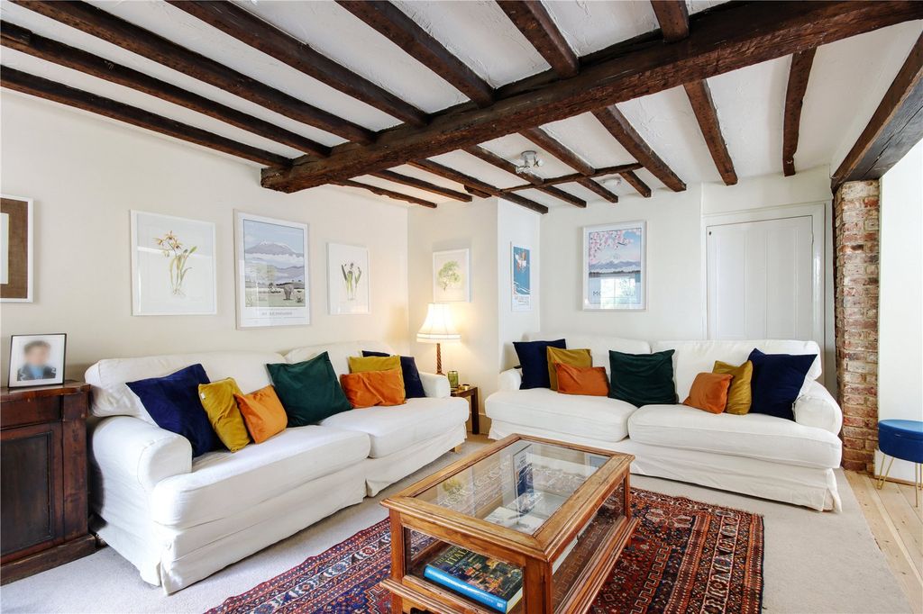 Property photo 3 of 17 Sitting Room