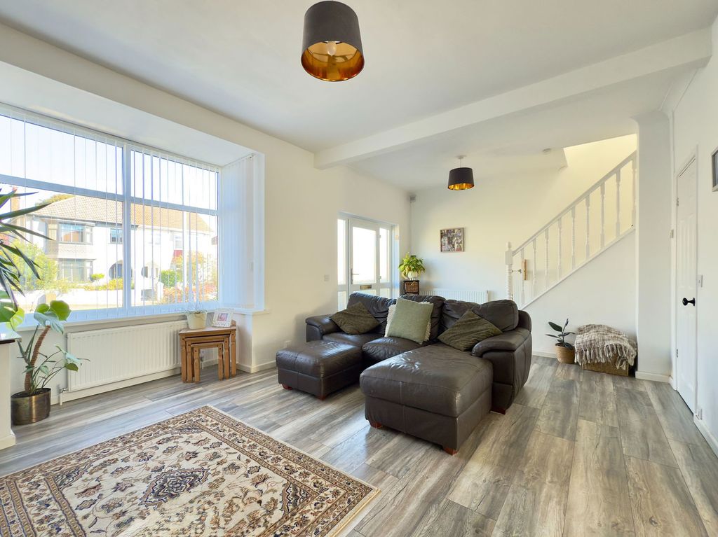 Property photo 2 of 21