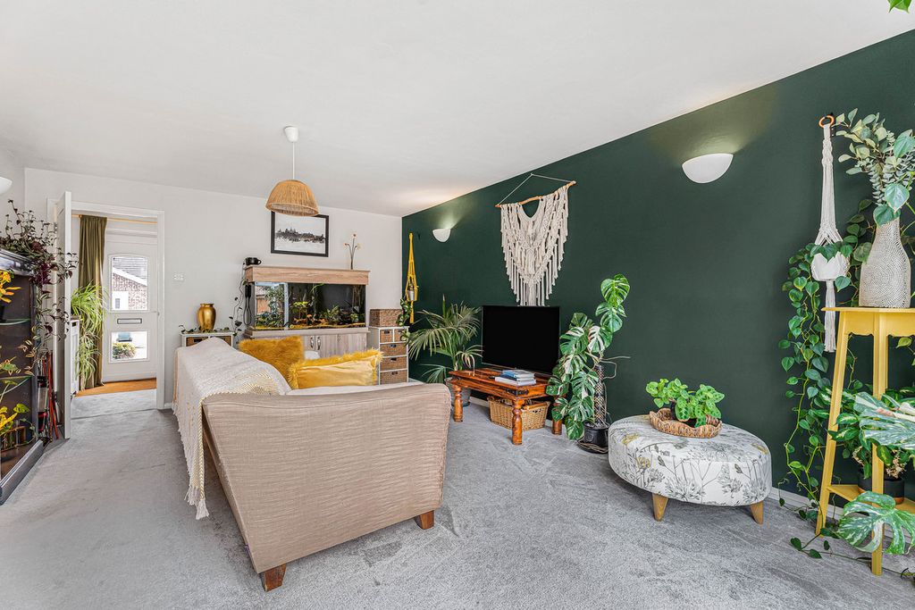 Property photo 3 of 23