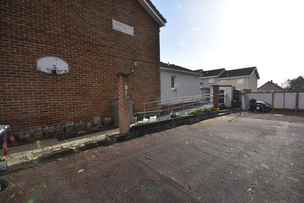 Property photo 3 of 32