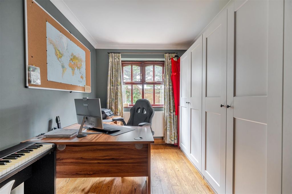 Additional image 7 of 7 bed detached house for saleHeadley Road, Liphook GU30