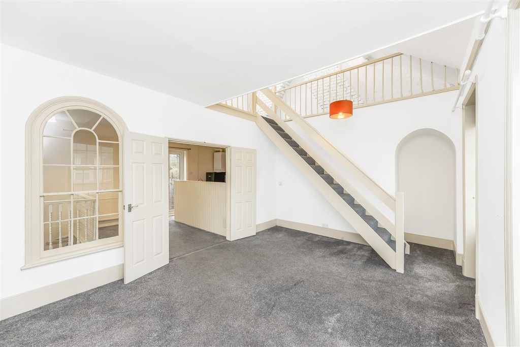 Property photo 3 of 24