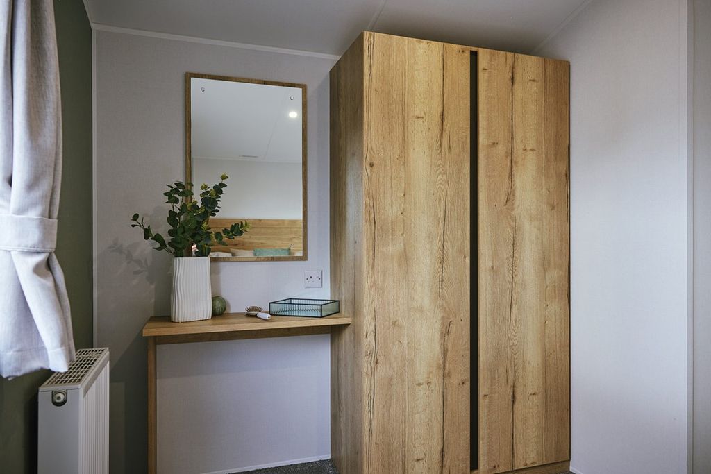 Property photo 3 of 5 The Ellerton Extra Master Bedroom.Jpg