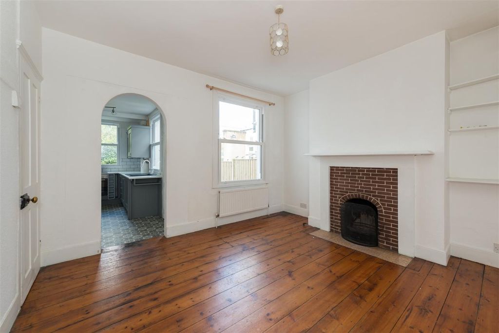 Property photo 3 of 16
