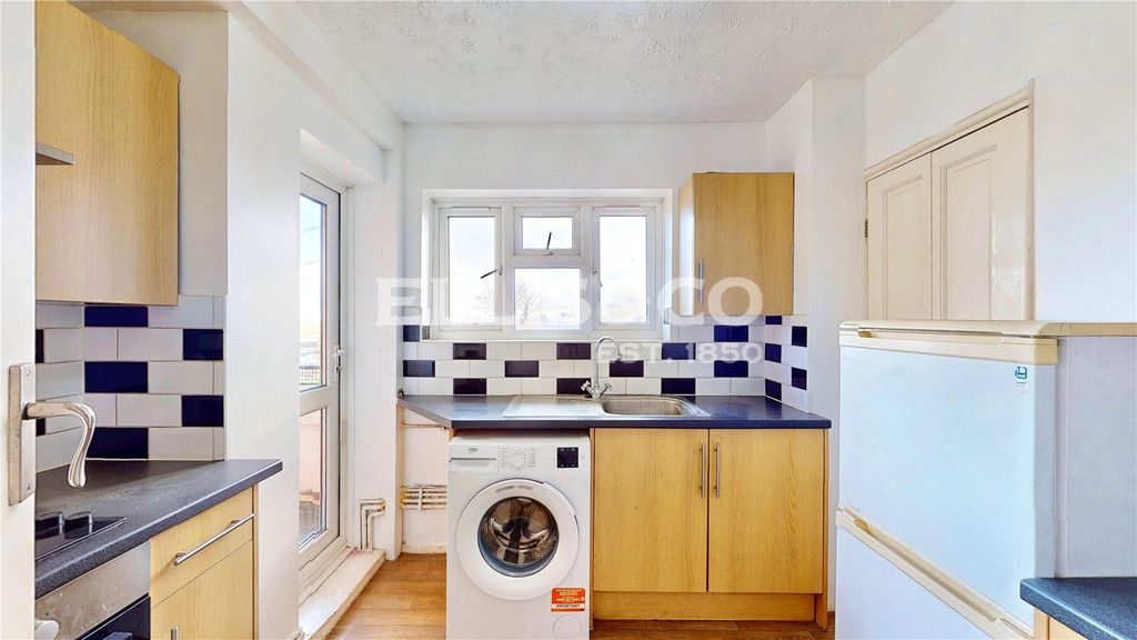 Property photo 3 of 17 Picture No. 39