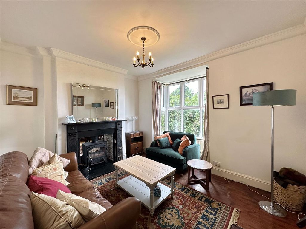 Property photo 3 of 33