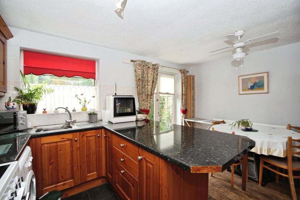 Property photo 3 of 18