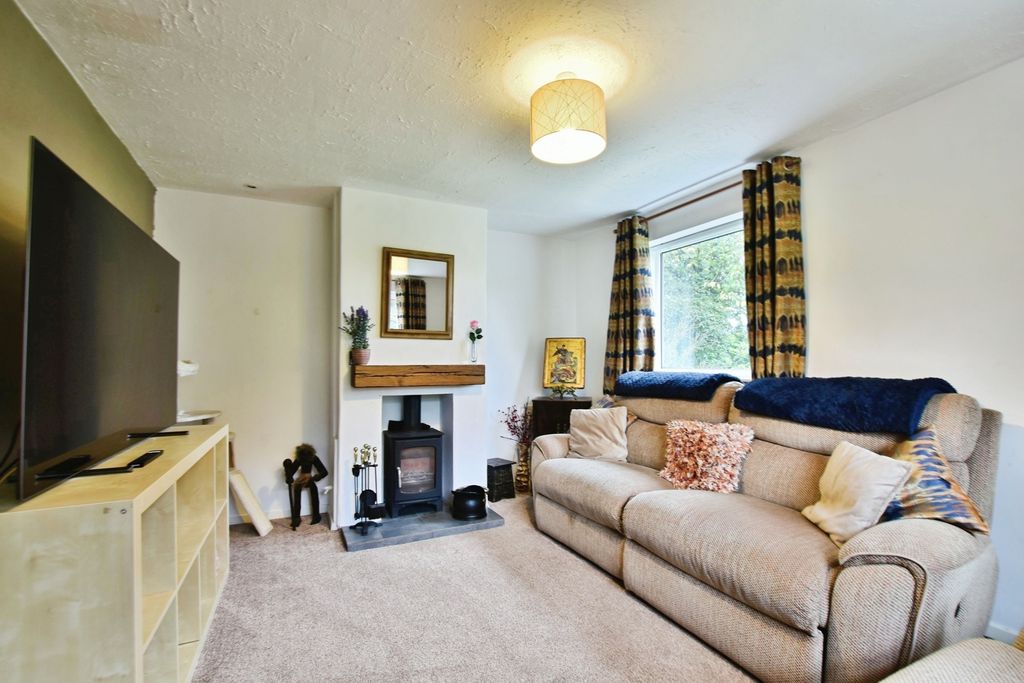 Property photo 2 of 17 Photo