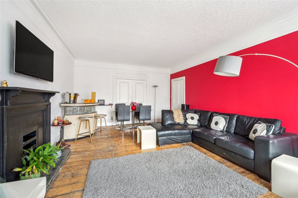 Property photo 3 of 12 Sitting Room