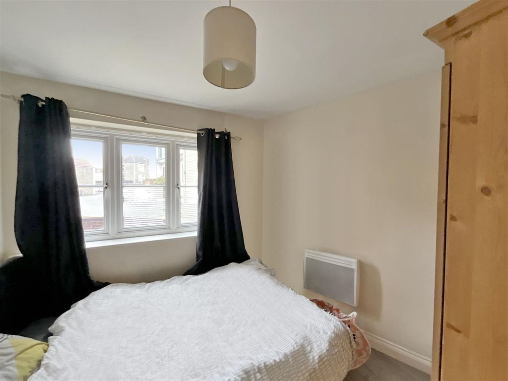 Property photo 3 of 9 Bedroom One