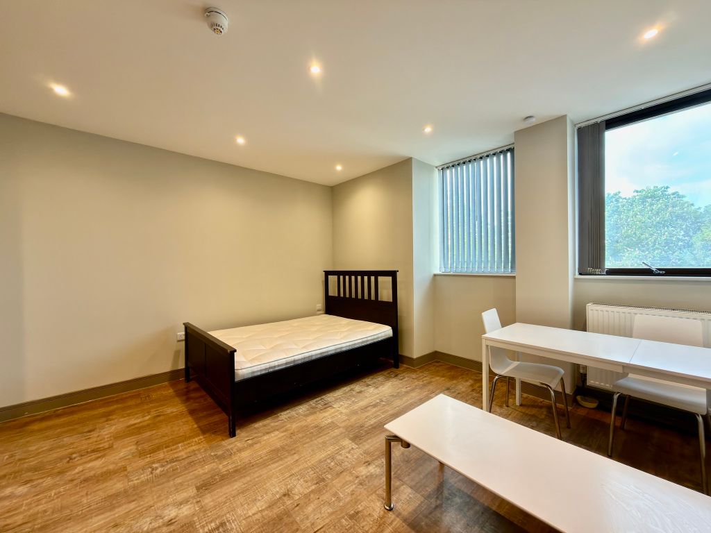 Property photo 1 of 12 Bedroom