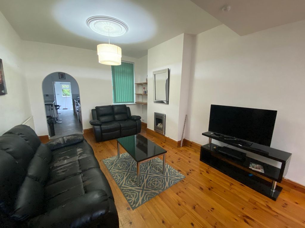 Property photo 2 of 16