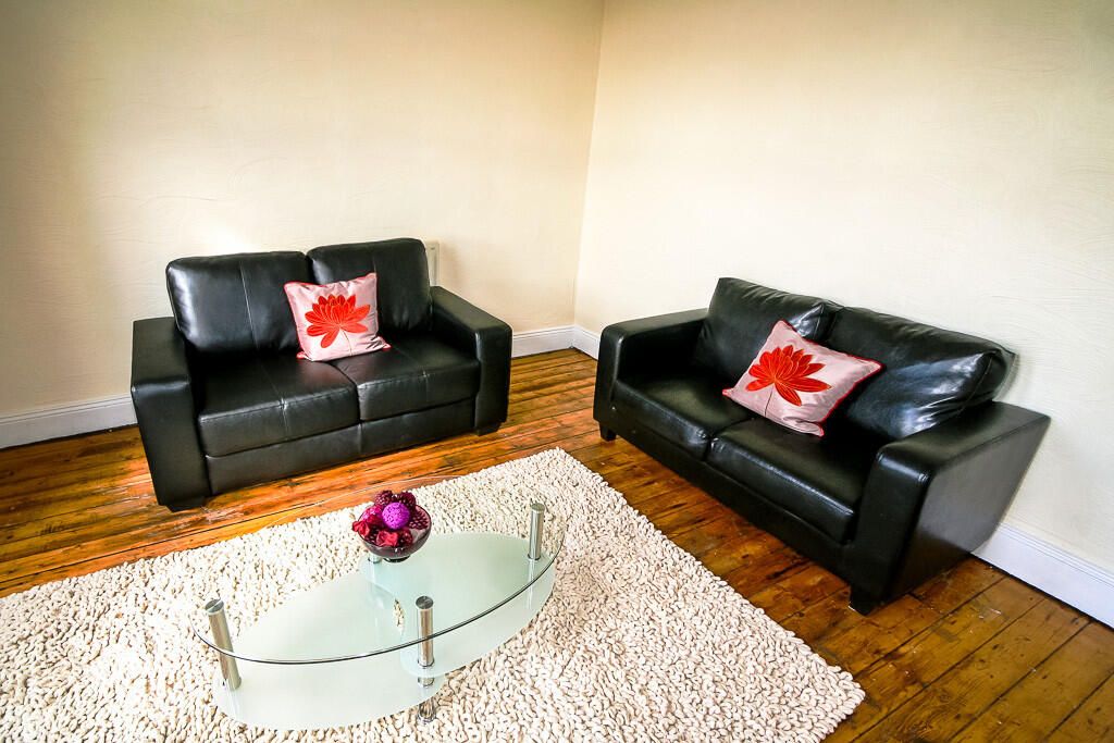 Property photo 1 of 6 Chipley St, London Se14