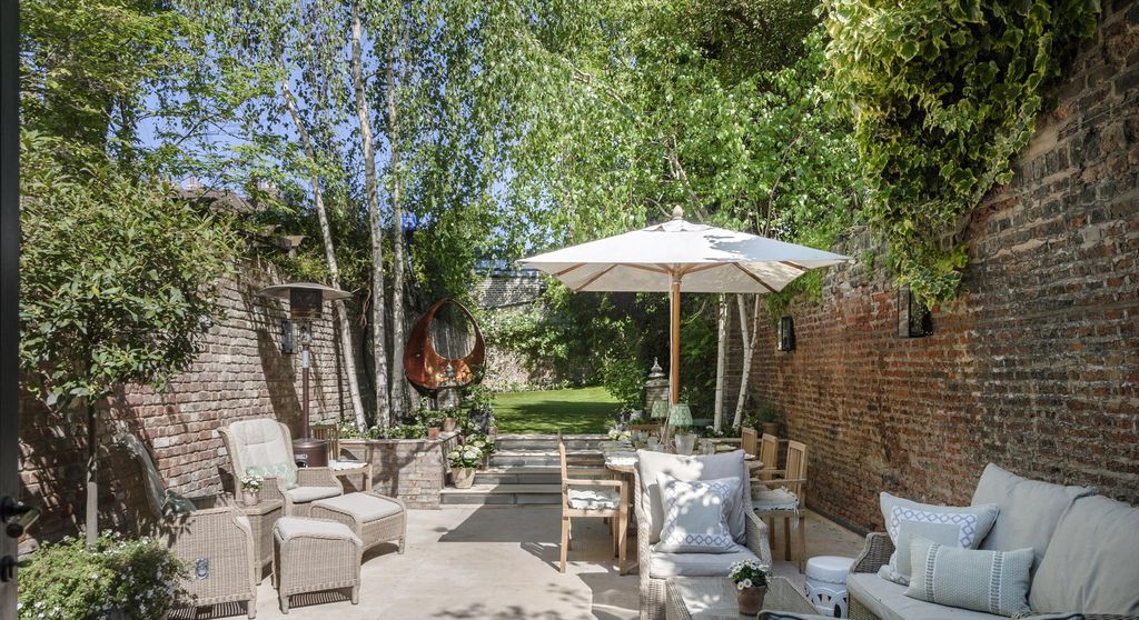 Property photo 1 of 16 Image
