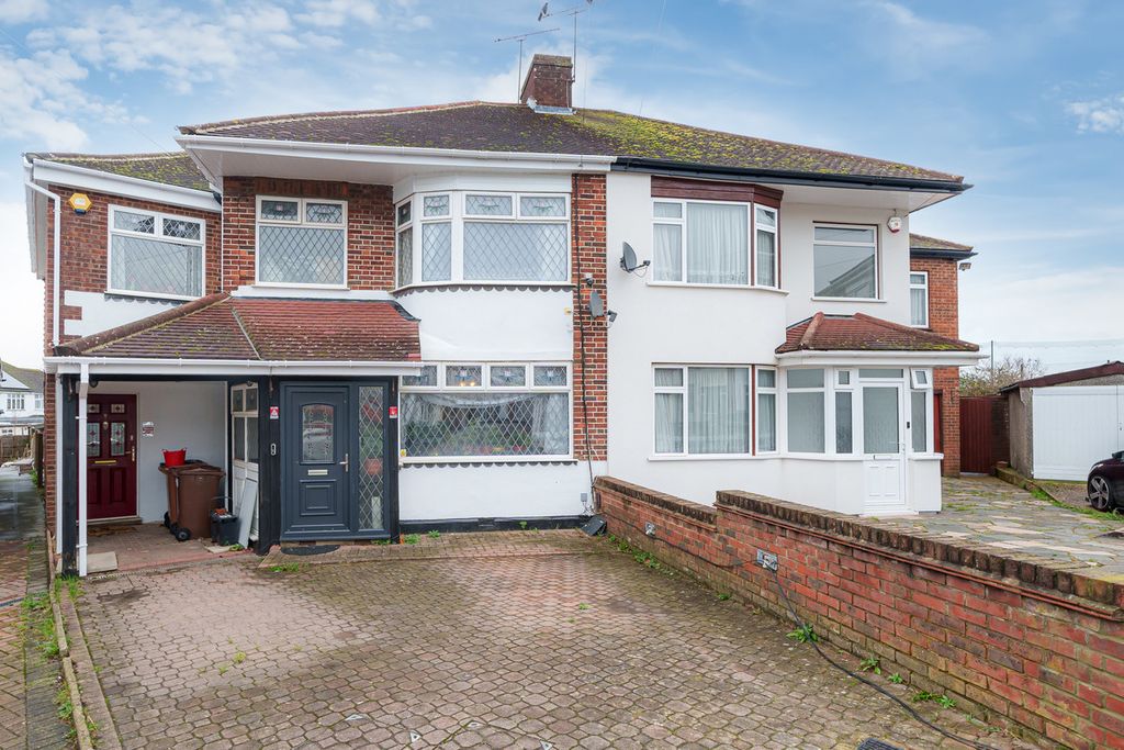 Property photo 2 of 19