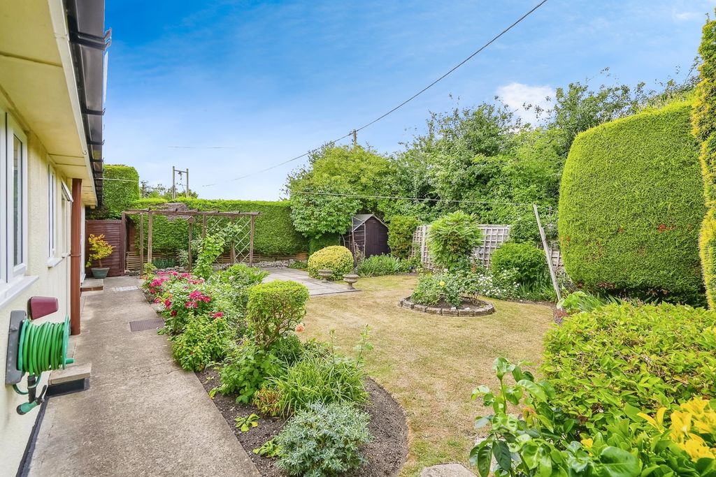 Property photo 3 of 17 Photo