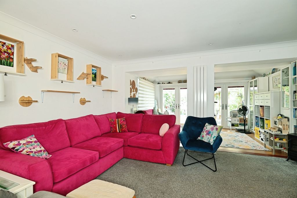 Property photo 2 of 19 Image 1