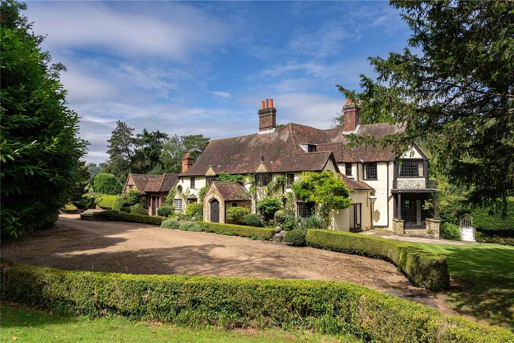 Property photo 1 of 21 Fredley Manor