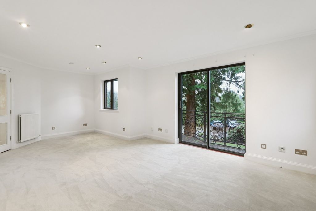 Property photo 2 of 12 Picture No. 09