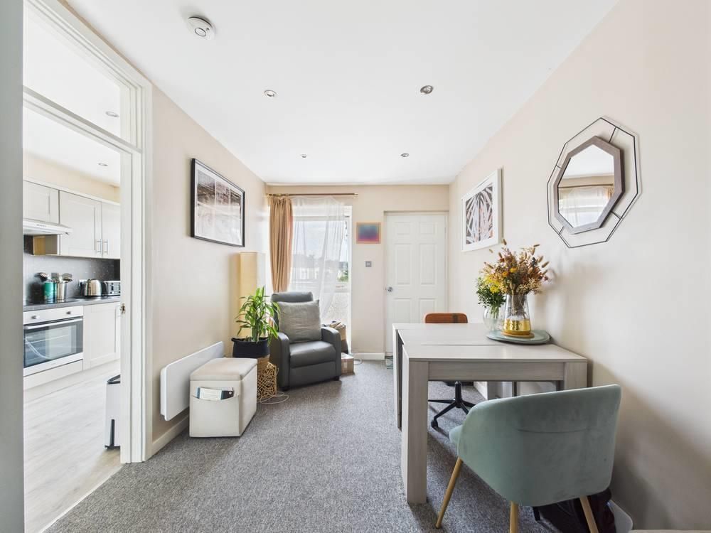 Property photo 3 of 19 Cam01358G0-Pr0161-Still017-Thumbnail-H750-70.Jpg
