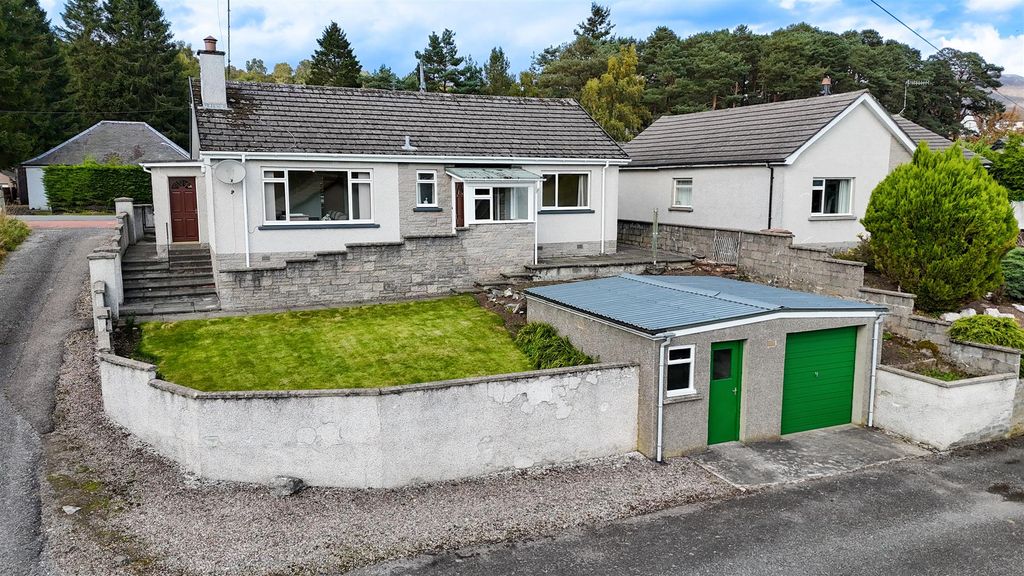 Property photo 1 of 21 Front