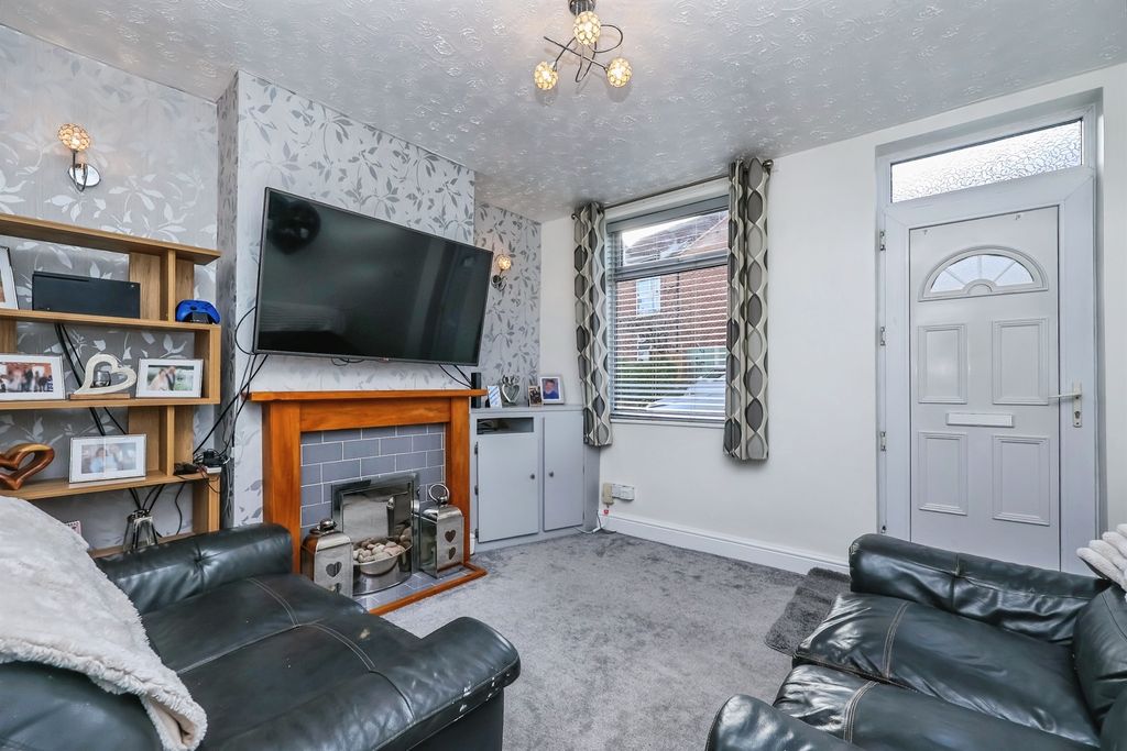 Property photo 3 of 22
