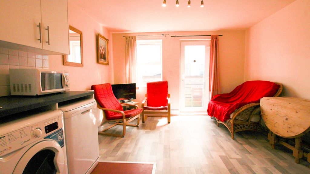 Property photo 1 of 17 Img_4927_Editeda