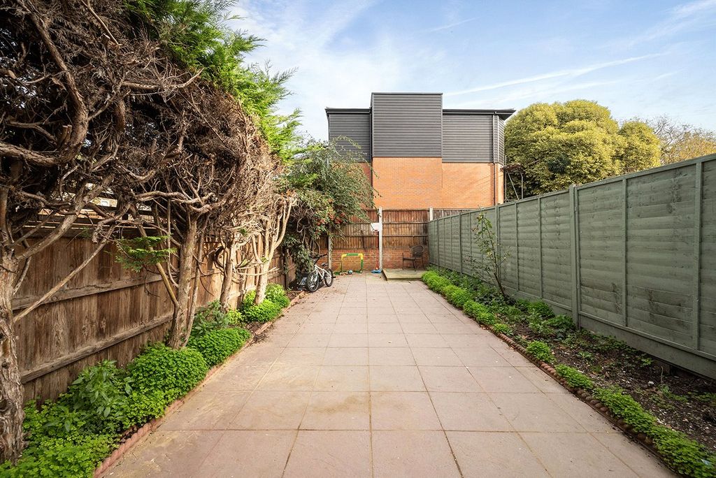 Property photo 2 of 20 Picture No. 38