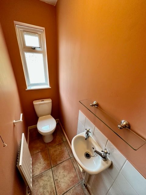Property photo 3 of 26 Cloakroom/wc