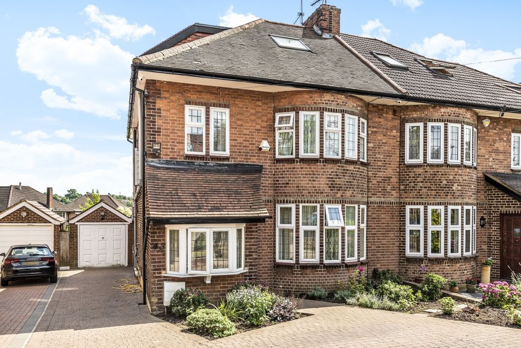 Property photo 1 of 7 327754  (4)