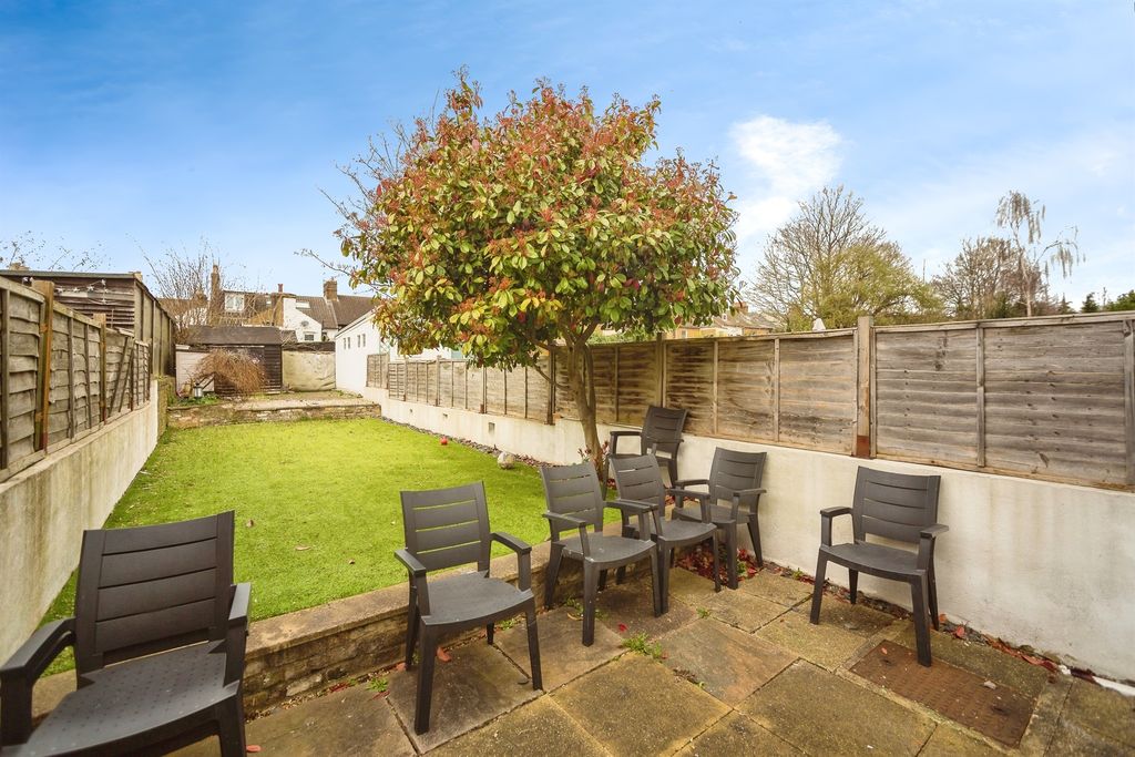 Property photo 2 of 15