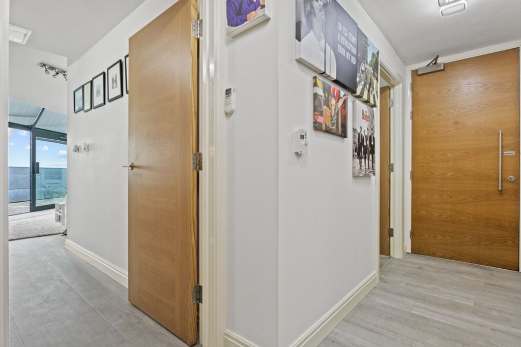 Property photo 3 of 26