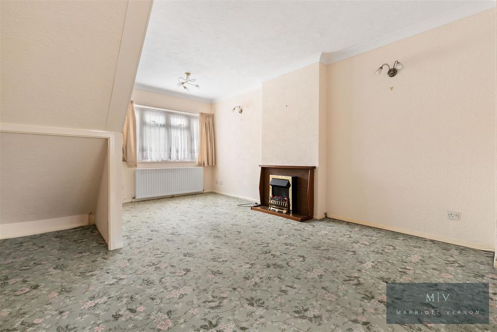 Property photo 3 of 13 Saracen Close 2 MV-2.Jpg