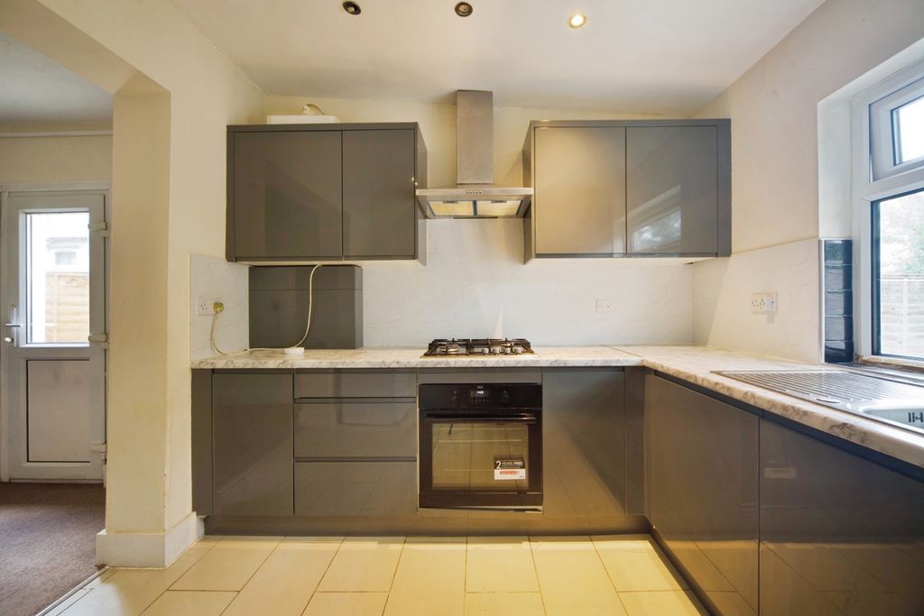 Property photo 3 of 14 Photo