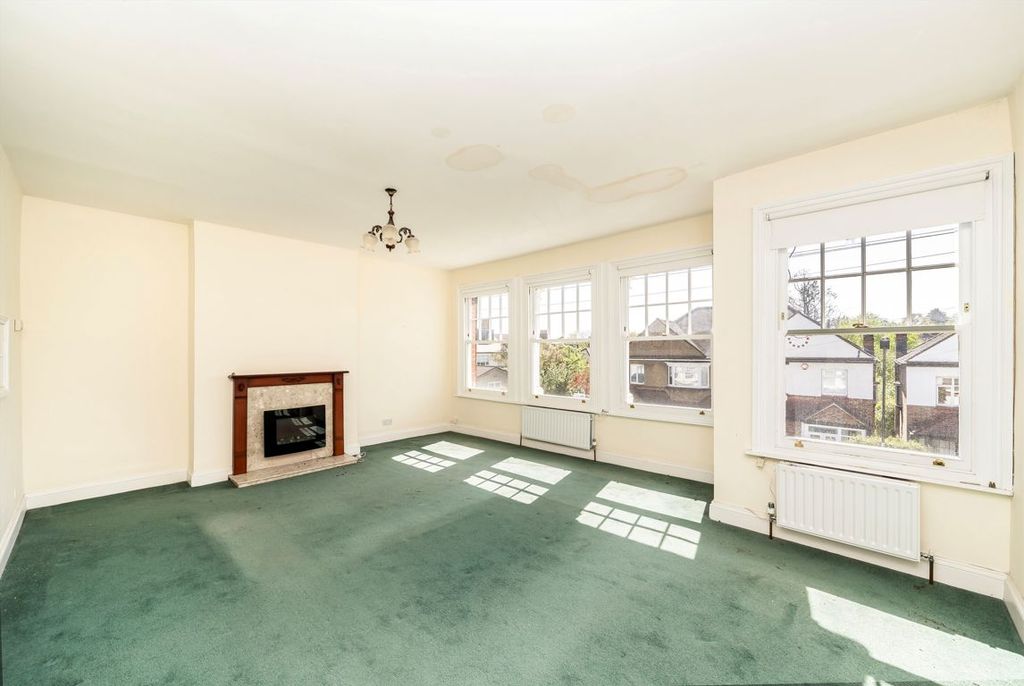 Property photo 2 of 7