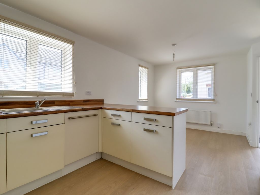 Property photo 3 of 10 Kitchen Diner