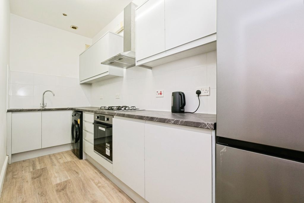 Property photo 3 of 20 Pbox-Img.Jpg